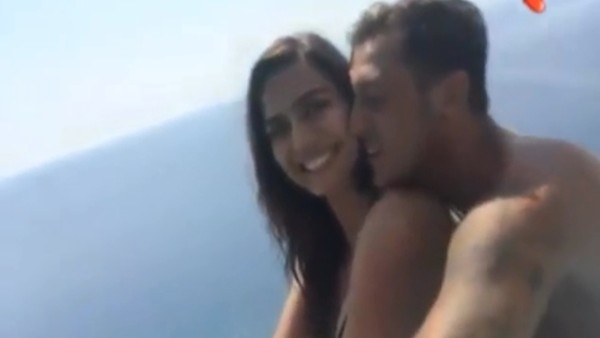 Mesut Özil ve Amine Gülşe bir ilki gerçekleştirdi