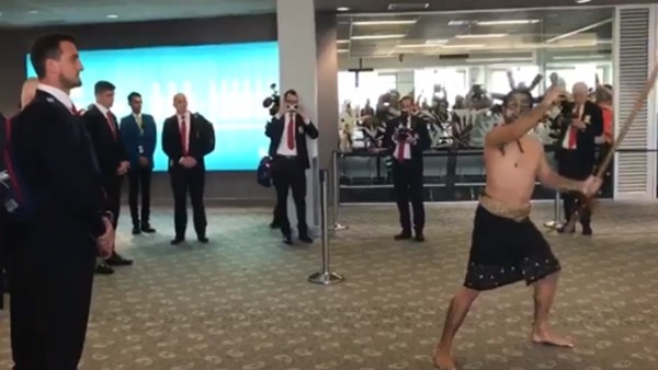 İngiliz Milli Rugby Takımı'na enteresan karşılama!