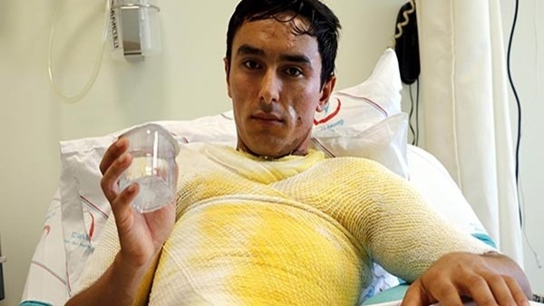 Eskişehir-Göztepe maçında holiganlar büfeciyi yaktı!