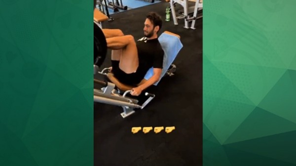 Hakan Çalhanoğlu sıkı çalışıyor