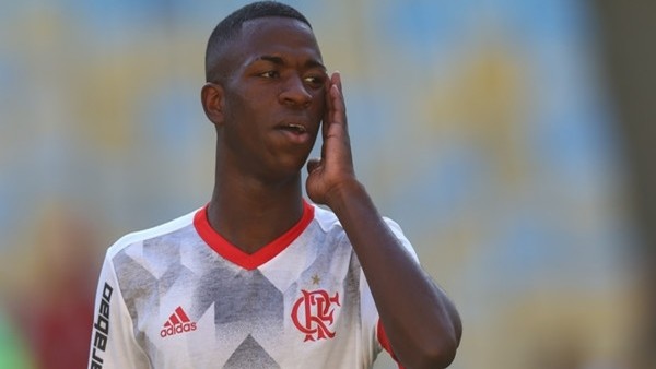 Vinicius döktürmeye devam ediyor!