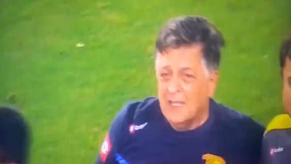 Yılmaz Vural gözyaşlarını tutamadı