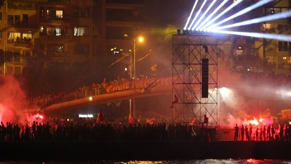 Şampiyonluk coşkusu, 92. yıl coşkusuyla birleşti