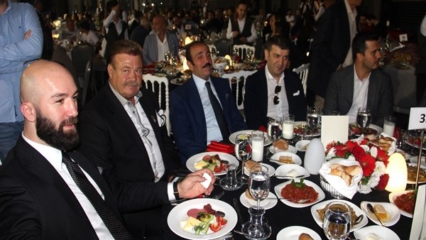 Beşiktaş camiası iftarda buluştu 