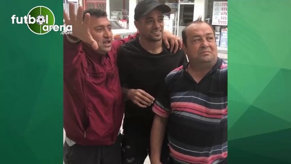 Kayserisporlu Welliton'un taraftarlarla yaşadığı ilginç anlar.