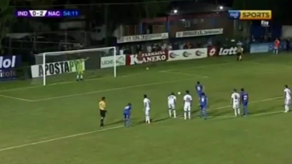 Kurtardığı iki penaltıyla galibiyeti getirdi