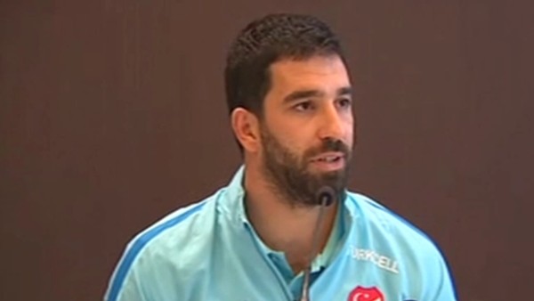 Arda Turan, Milli Takım'ı bıraktığını açıkladı