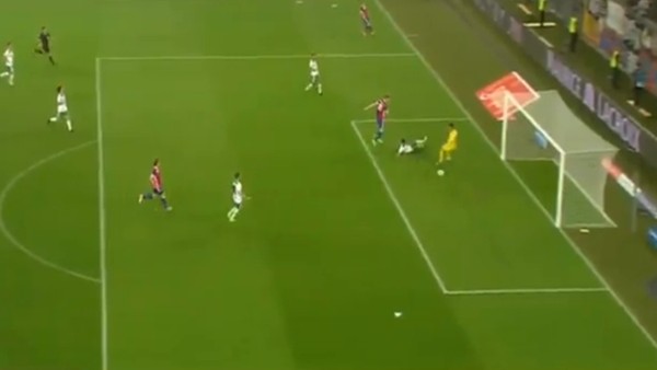 Marc Janko girdiği gibi golünü attı!