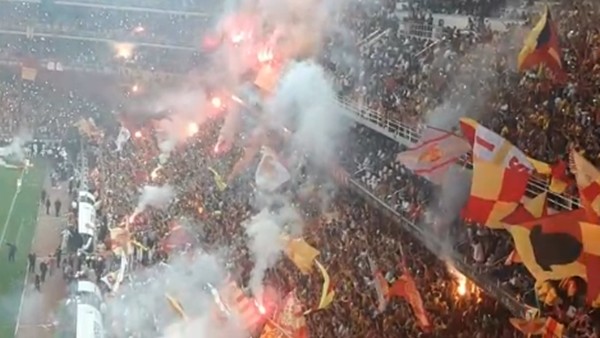 Eskişehirspor - Göztepe maçında muhteşem atmosfer