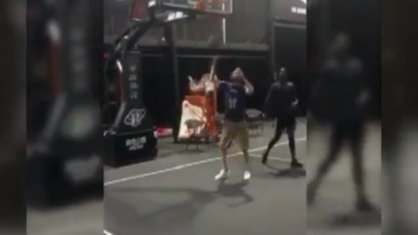 Paul Pogba basketbol yeteneklerini sergiledi