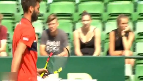 Benoit Paire raketi parçaladı!