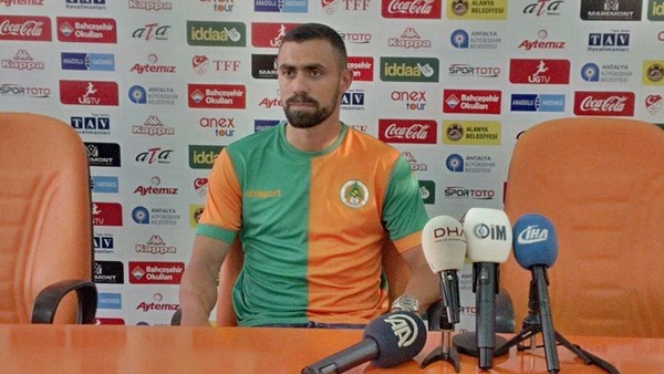 Alanyaspor, Giannis Maniatis'e imza attırdı
