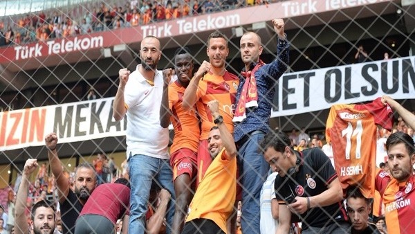Lukas Podolski, Galatasaray'a veda etti!