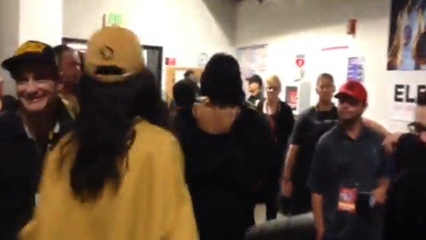 Rihanna'yı zor tuttular