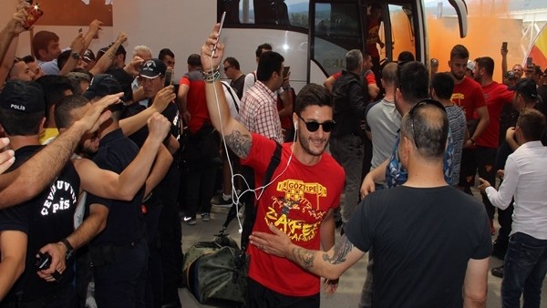 Göztepe şampiyon gibi uğurlandı