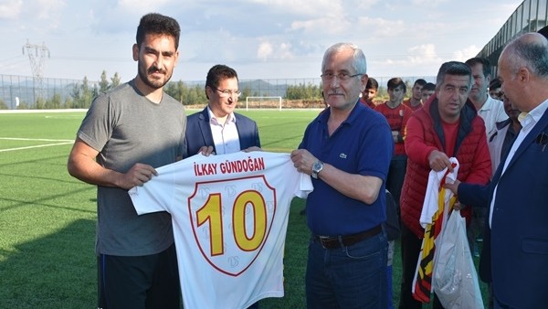 İlkay Gündoğan, YSK Başkanı ile buluştu