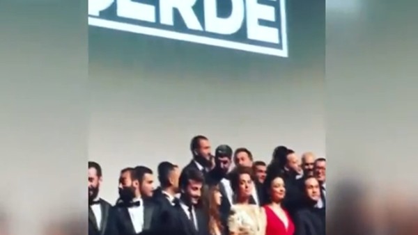 İçerde dizisinin galasına damga vuran Göztepe tezahüratı