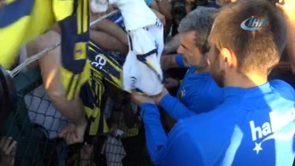 Aykut Kocaman'a sevgi seli