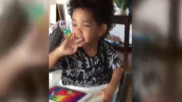 Noah çok acıkmış!