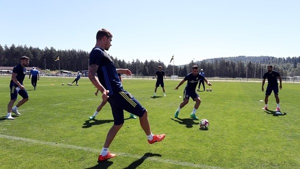 Fenerbahçe'de hazırlıklar devam ediyor