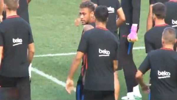 Luis Suarez, Neymar'a sataşmadan duramadı