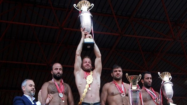 İsmail Balaban altın kemeri taktı