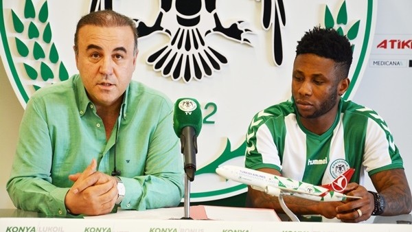 Konyaspor'un yeni transferi Ezekiel, imza attı