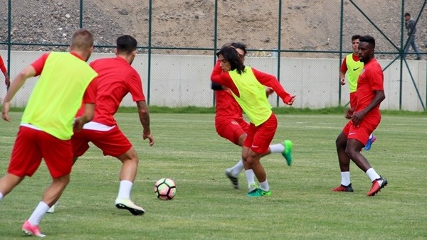 Kayserispor, Erzurum'da teknik ve taktik çalıştı