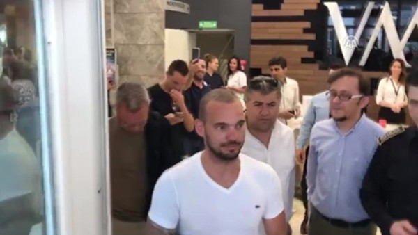 Sneijder, sağlık kontrolünden geçti