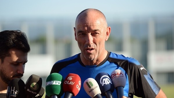Le Guen: "5-6 doğru oyuncuyu kadromuza katmak istiyoruz"