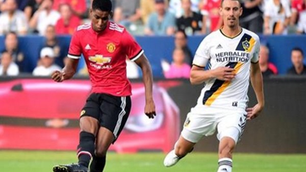 Manchester United, Los Angeles Galaxy'yi darmadağın etti!