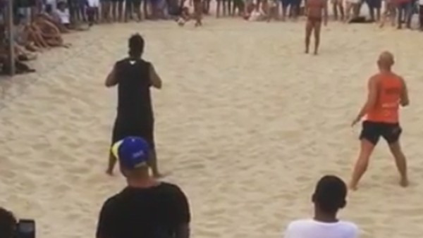 Ronaldinho izleyenleri mest etti