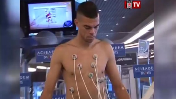 Beşiktaş'ın yeni transferi Pepe, sağlık kontrolünden geçti