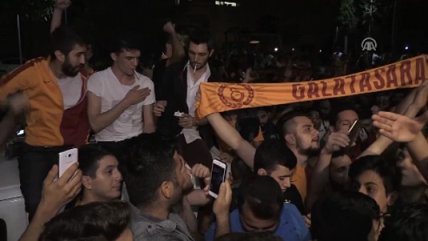 Florya'da Sneijder protestosu