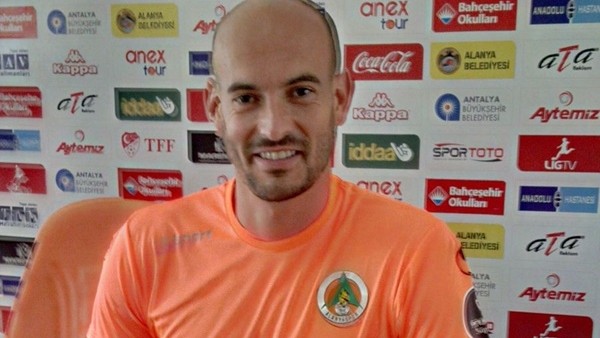 Alanyaspor'da Remy imzayı attı
