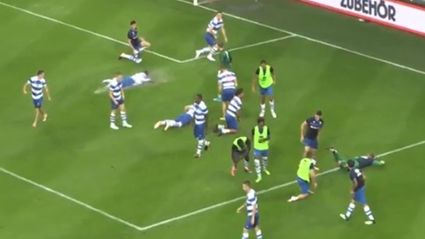 Maç iptal olunca futbolcular!