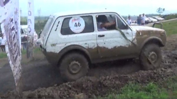 Arazi araçlarının yarışı nefesleri kesti