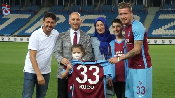 Trabzonspor'dan lösemili Merve'ye Juraj Kucka sürprizi