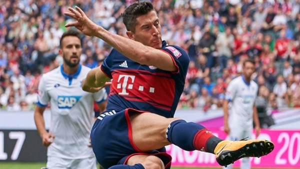 Robert Lewandowski işi bitirdi!