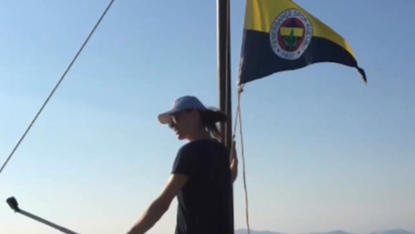 Eda Erdem‏, Dünya Fenerbahçeliler Günü'nü böyle kutladı