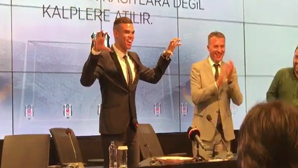 Pepe'den Kartal pozu