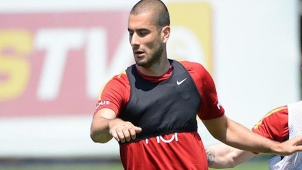 Eren Derdiyok kornerden attı