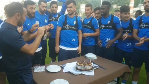 Rizesporlu Ozan Papaker'in doğum günü kutlandı