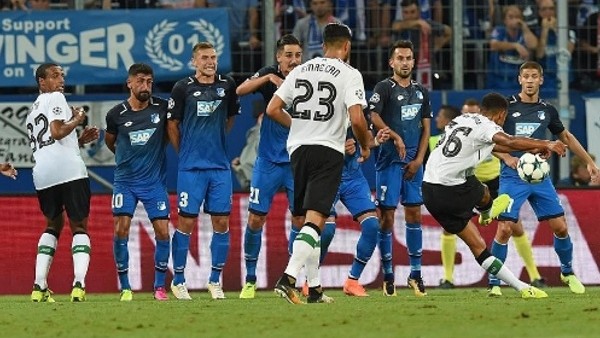 Liverpoollu gençten harika frikik golü