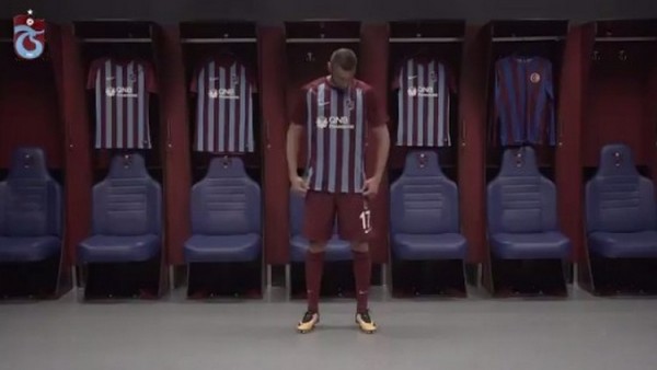 Trabzonspor'un Burak Yılmaz paylaşımı