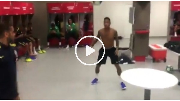 Neymar çeteyi topladı