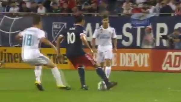 Kaka'dan muhteşem bacak arası