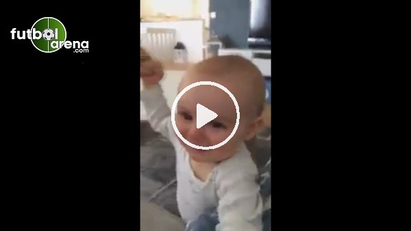 Juan Mata bestesiyle sakinleşen bebek