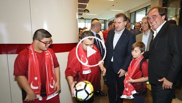 Özel Çocuklar, Milli Takım kampında