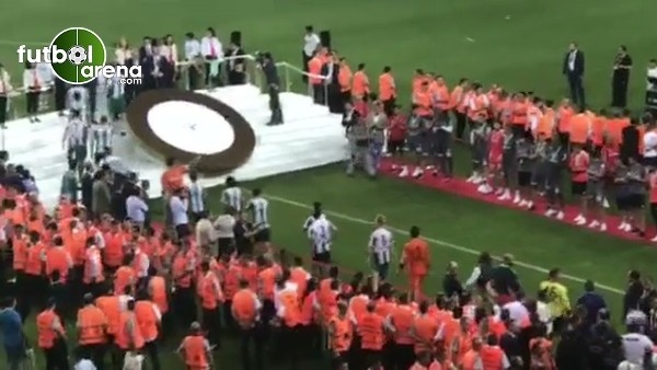 Beşiktaşlı futbolculardan centilmen hareket